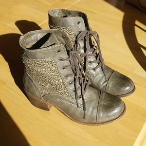 Pretty Roxy Lace Up Ankle Boots Green/Grayish